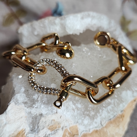 Pink Linen Brand Cubic Zirconia Curled Triple Gold Tone Plated Hoop Earrings NIB - Picture 11 of 11